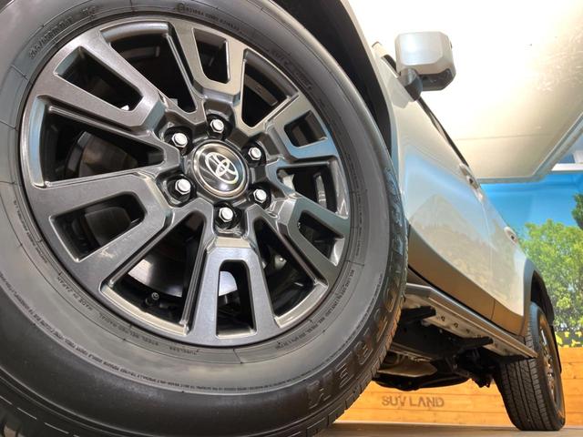 �y�����P�W�C���`�A���~�z�C�[���z�O�ςɃ}�b�`���������A���~�z�C�[���𑕒����Ă���܂��B�e��ЊO�A���~�z�C�[����A�X�^�b�h���X�^�C�����戵�����Ă���܂��B���񂲑��k����������