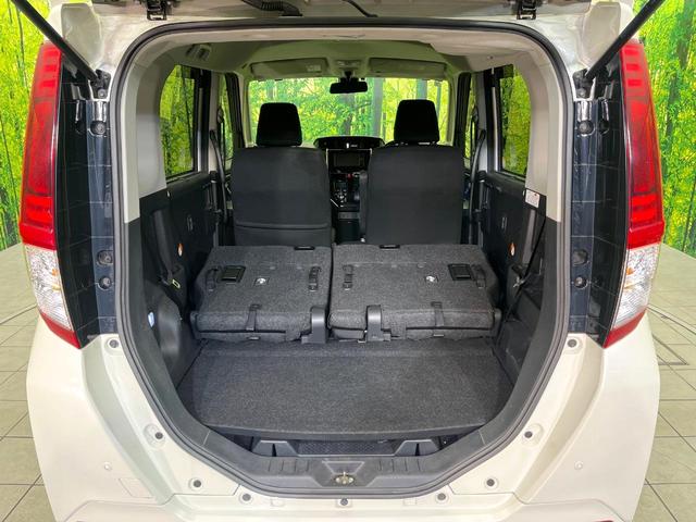 ルーミー カスタムＧ　Ｓ　禁煙車　純正ナビ　バックカメラ　フルセグ　ＣＤ／ＤＶＤ／Ｂｌｕｅｔｏｏｔｈ　衝突軽減装置　クルーズコントロール　ＬＥＤヘッド／フォグライト　オートライト　両側電動スライドドア　オートエアコン　ＥＴＣ（11枚目）