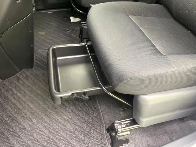 ルーミー カスタムＧ　Ｓ　禁煙車　純正ナビ　バックカメラ　フルセグ　ＣＤ／ＤＶＤ／Ｂｌｕｅｔｏｏｔｈ　衝突軽減装置　クルーズコントロール　ＬＥＤヘッド／フォグライト　オートライト　両側電動スライドドア　オートエアコン　ＥＴＣ（42枚目）