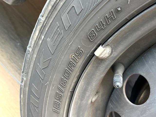 シエンタ ハイブリッドＧ　禁煙車　両側電動ドア　ＳＤナビ　バックカメラ　１００Ｖ電源　７人乗り　スマートキー　ＨＩＤヘッド　ＥＴＣ　オートエアコン　ＣＤ　ＤＶＤ再生　エコモード　ＥＶモード　１５インチスチールホイール（25枚目）