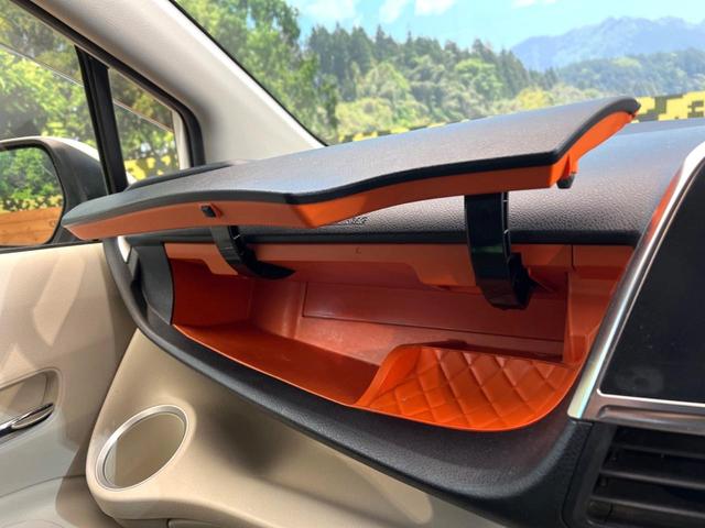 シエンタ ハイブリッドＧ　禁煙車　両側電動ドア　ＳＤナビ　バックカメラ　１００Ｖ電源　７人乗り　スマートキー　ＨＩＤヘッド　ＥＴＣ　オートエアコン　ＣＤ　ＤＶＤ再生　エコモード　ＥＶモード　１５インチスチールホイール（54枚目）