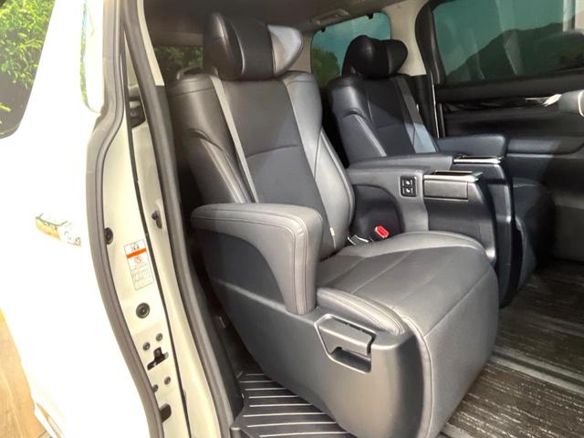 アルファード ２．５Ｓ　Ｃパッケージ　禁煙車　フルエアロ　サンルーフ　両側電動ドア　純正ＳＤナビ　後席モニター　バックカメラ　トヨタセーフティ　電動リアゲート　レザーシート　前席シートエアコン　ドラレコ　コーナーセンサー　スマートキー（42枚目）