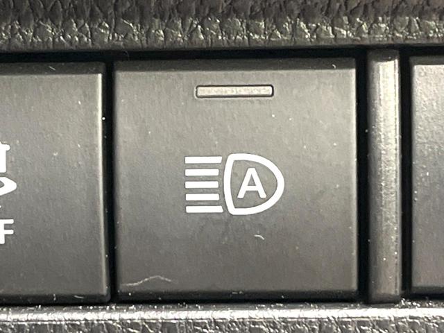 ハリアー Ｚ　レザーパッケージ　ガラスルーフ　後席モニター　全周囲カメラ　ＪＢＬサウンド　衝突被害軽減システム　レーダークルーズ　電動リアゲート　レザーシート　前席シートエアコン　コーナーセンサー　スマートキー　ＬＥＤヘッド（49枚目）