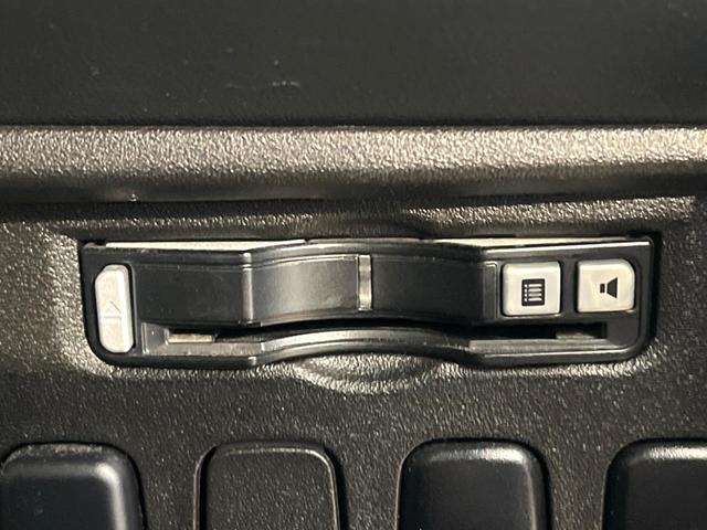 デリカD:5 D パワーパッケージ 4WD ディーゼル(軽油) 両側電動ドア 純正SDナビ 後席モニター バックカメラ ターボ スマートキー HIDヘッド ビルトインETC 純正18インチアルミ オートライト オートエアコン(7枚目)