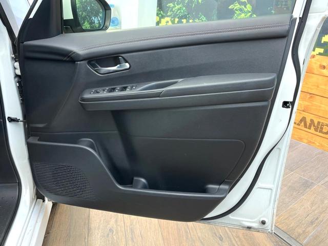 セレナ ハイウェイスターV 禁煙車 衝突被害軽減システム 両側パワースライドドア 全周囲カメラ LEDヘッドライト プロパイロット ETC2.0 ブラインドスポットモニター 純正ナビ 三列シート クリアランスソナー(32枚目)