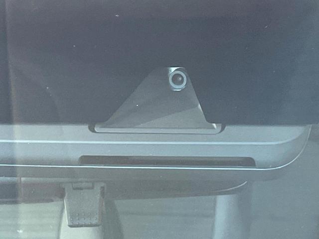 �y�g���^�Z�[�t�e�B�Z���X�z���s���ɑO���̎ԗ�����F�����A�Փ˂������Ȏ��͌x��ƃu���[�L�ŏՓˉ���Ɣ�Q�y�����A�V�X�g�B�����S�Ƀh���C�u�����y���݂��������܂��B