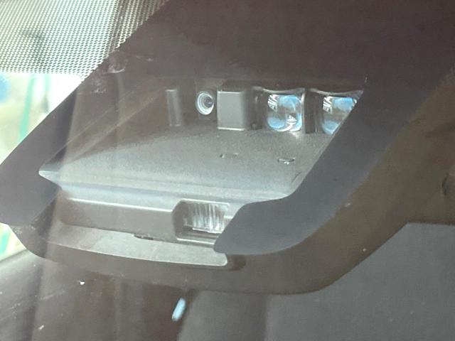 シエンタ Ｇ　両側電動ドア　エアロ　衝突被害軽減システム　ＳＤナビ　バックカメラ　スマートキー　ＬＥＤヘッド　ビルトインＥＴＣ　純正１５インチアルミ　オートハイビーム　車線逸脱警報　オートライト　オートエアコン（5枚目）