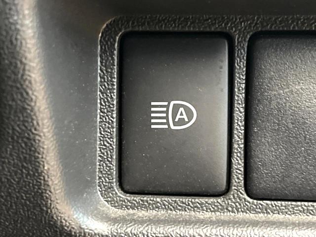 ハイエースバン スーパーGL ダークプライムII ディーゼルターボ BIGX8インチ 後席モニター バックカメラ 100V電源 衝突被害軽減システム スマートキー LEDヘッド ビルトインETC オートライト オートエアコン Bluetooth CD(37枚目)