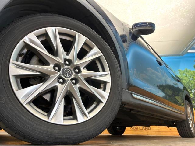 �y�����P�X�C���`�A���~�z�C�[���z�O�ςɃ}�b�`���������A���~�z�C�[���𑕒����Ă���܂��B�e��ЊO�A���~�z�C�[����A�X�^�b�h���X�^�C�����戵�����Ă���܂��B���񂲑��k����������