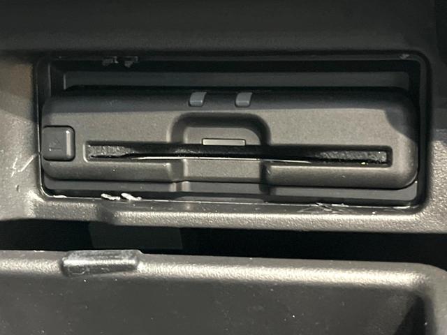 セレナ ｅ－パワー　オーテック　セーフティパッケージ　純正１０インチナビ　後席モニター　インテリジェントエマージェンシーブレーキ　プロパイロット　両側電動スライドドア　ドラレコ　コーナーセンサー　スマートキー　ＬＥＤヘッド　ＥＴＣ　車線逸脱警報（7枚目）