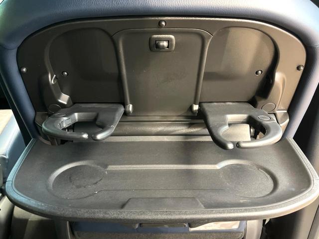 セレナ ｅ－パワー　オーテック　セーフティパッケージ　純正１０インチナビ　後席モニター　インテリジェントエマージェンシーブレーキ　プロパイロット　両側電動スライドドア　ドラレコ　コーナーセンサー　スマートキー　ＬＥＤヘッド　ＥＴＣ　車線逸脱警報（40枚目）