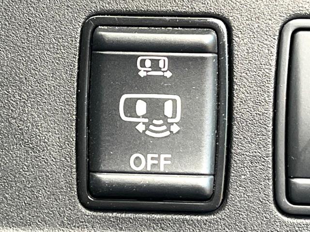 セレナ ｅ－パワー　オーテック　セーフティパッケージ　純正１０インチナビ　後席モニター　インテリジェントエマージェンシーブレーキ　プロパイロット　両側電動スライドドア　ドラレコ　コーナーセンサー　スマートキー　ＬＥＤヘッド　ＥＴＣ　車線逸脱警報（43枚目）