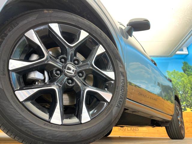 �y�����P�W�C���`�A���~�z�C�[���z�O�ςɃ}�b�`���������A���~�z�C�[���𑕒����Ă���܂��B�e��ЊO�A���~�z�C�[����A�X�^�b�h���X�^�C�����戵�����Ă���܂��B���񂲑��k����������