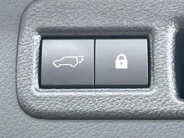 ＮＸ ＮＸ３００ｈ　バージョンＬ　禁煙車　全周囲カメラ　１００Ｖ電源　衝突被害軽減システム　レーダークルーズ　電動リアゲート　レザーシート　前席シートエアコン　ドラレコ　コーナーセンサー　スマートキー　ＬＥＤヘッド　ＥＴＣ２．０（6枚目）