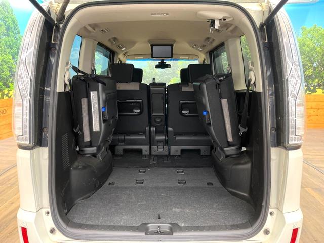 ���i�̂���������ʋ΁A���}���ɏ\���ȉ׎��X�y�[�X���m�ۂ��Ă���܂��B�Z�J���h�V�[�g��|���ƁA�傫�ȉו��̐ύڂ��\�ł���