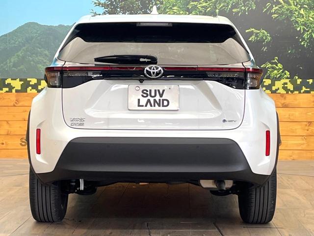 ヤリスクロス ハイブリッドＺ　禁煙車　８型ディスプレイオーディオ　セーフティセンス　レーダークルーズ　シーケンシャルターンランプ　ＢＳＭ　ブラインドスポットモニター　純正１８インチアルミ　ハーフレザーシート（15枚目）