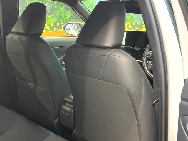 ヤリスクロス ハイブリッドＺ　禁煙車　８型ディスプレイオーディオ　セーフティセンス　レーダークルーズ　シーケンシャルターンランプ　ＢＳＭ　ブラインドスポットモニター　純正１８インチアルミ　ハーフレザーシート（29枚目）