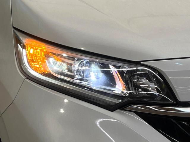 フリードハイブリッド ハイブリッド・Ｇホンダセンシング　禁煙車　両側電動ドア　純正ＳＤナビ　バックカメラ　衝突被害軽減システム　レーダークルーズ　ドラレコ　コーナーセンサー　スマートキー　ＬＥＤヘッド　ビルトインＥＴＣ　純正１５インチアルミ　車線逸脱警報（12枚目）