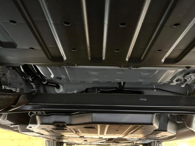 フリード クロスター　登録済未使用車　両側電動ドア　衝突被害軽減システム　レーダークルーズ　シートヒーター　コーナーセンサー　スマートキー　ＬＥＤヘッド　純正１５インチアルミ　オートハイビーム　車線逸脱警報　オートライト（19枚目）