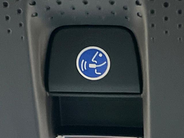 フリード クロスター　登録済未使用車　両側電動ドア　衝突被害軽減システム　レーダークルーズ　シートヒーター　コーナーセンサー　スマートキー　ＬＥＤヘッド　純正１５インチアルミ　オートハイビーム　車線逸脱警報　オートライト（50枚目）