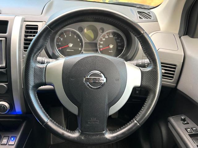 エクストレイル ２０Ｘ　４ＷＤ　ＳＤナビ　バックカメラ　スマートキー　ＨＩＤヘッドライト　ＥＴＣ　オートライト　オートエアコン　フルセグ　１６インチアルミホイール（11枚目）