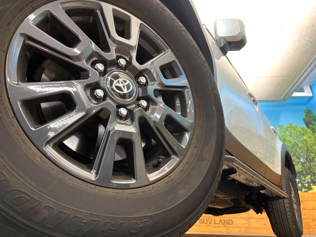 �y�����P�W�C���`�A���~�z�C�[���z�O�ςɃ}�b�`���������A���~�z�C�[���𑕒����Ă���܂��B�e��ЊO�A���~�z�C�[����A�X�^�b�h���X�^�C�����戵�����Ă���܂��B���񂲑��k����������