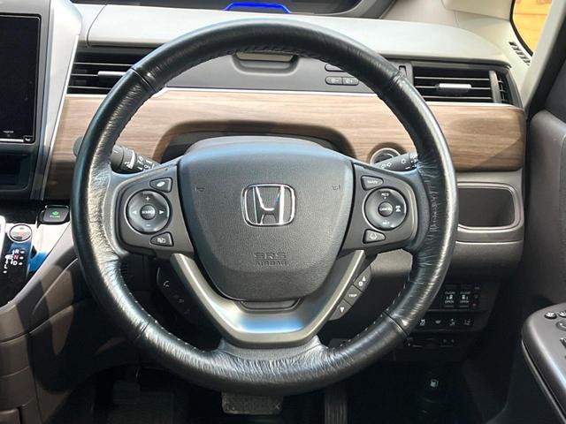 フリードハイブリッド ハイブリッド・Ｇホンダセンシング　禁煙車　両側電動ドア　バックカメラ　衝突被害軽減システム　レーダークルーズ　ドラレコ　スマートキー　ＬＥＤヘッド　ビルトインＥＴＣ　純正１５インチアルミ　車線逸脱警報　オートライト　オートエアコン（12枚目）