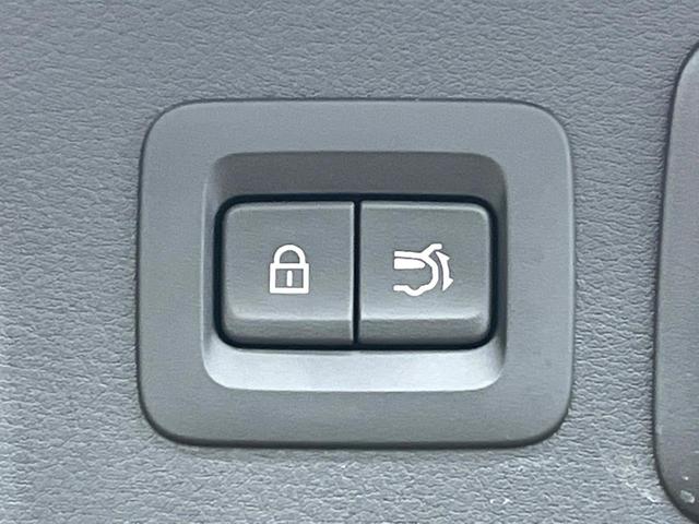 ＣＸ－６０ ＸＤ－ハイブリッド　プレミアムスポーツ　禁煙車　４ＷＤ　ターボ　ディーゼル（軽油）　サンルーフ　全周囲カメラ　ＢＯＳＥサウンド　衝突被害軽減システム　レーダークルーズ　電動リアゲート　レザーシート　全席シートヒーター　前席シートエアコン（33枚目）