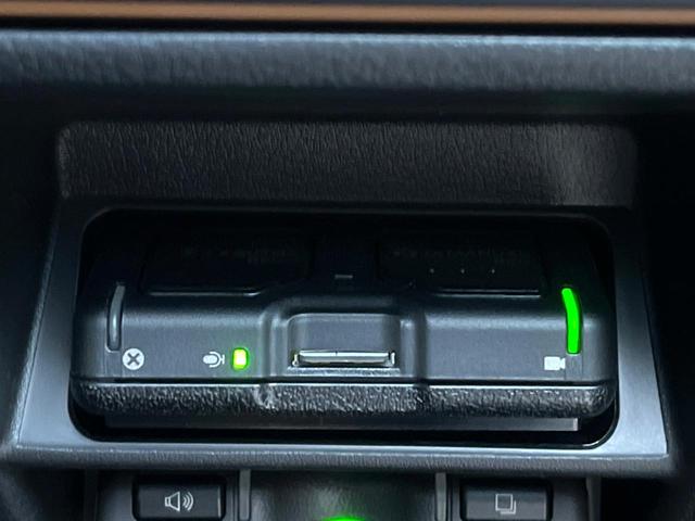 ＣＸ－６０ ＸＤ－ハイブリッド　プレミアムスポーツ　禁煙車　４ＷＤ　ターボ　ディーゼル（軽油）　サンルーフ　全周囲カメラ　ＢＯＳＥサウンド　衝突被害軽減システム　レーダークルーズ　電動リアゲート　レザーシート　全席シートヒーター　前席シートエアコン（53枚目）