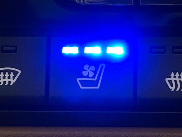 ＣＸ－６０ ＸＤ－ハイブリッド　プレミアムスポーツ　禁煙車　４ＷＤ　ターボ　ディーゼル（軽油）　サンルーフ　全周囲カメラ　ＢＯＳＥサウンド　衝突被害軽減システム　レーダークルーズ　電動リアゲート　レザーシート　全席シートヒーター　前席シートエアコン（68枚目）