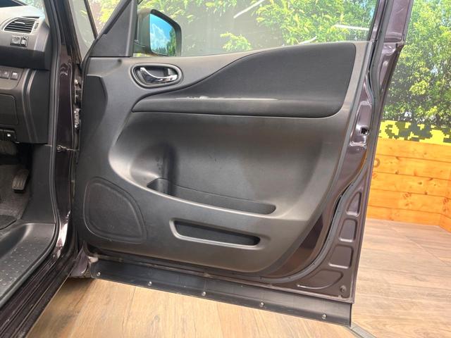 セレナ ハイウェイスター　禁煙車　両側電動ドア　純正ＨＤＤナビ　バックカメラ　スマートキー　ＥＴＣ　クルコン　純正１６インチアルミ　オートライト　オートエアコン　Ｂｌｕｅｔｏｏｔｈ　ＣＤ　ＤＶＤ再生　フルセグ（30枚目）