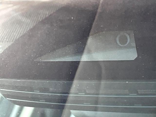 �y�g���^�Z�[�t�e�B�Z���X�z���s���ɑO���̎ԗ�����F�����A�Փ˂������Ȏ��͌x��ƃu���[�L�ŏՓˉ���Ɣ�Q�y�����A�V�X�g�B�����S�Ƀh���C�u�����y���݂��������܂��B