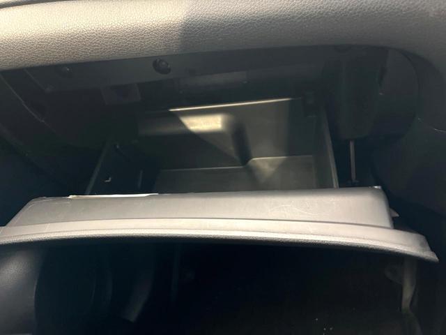 エクストレイル ２０Ｘ　全周囲カメラ　衝突被害軽減システム　電動リアゲート　ハーフレザーシート　ドラレコ　コーナーセンサー　スマートキー　ＬＥＤヘッド　ビルトインＥＴＣ　純正１８インチアルミ　車線逸脱警報　オートライト（55枚目）