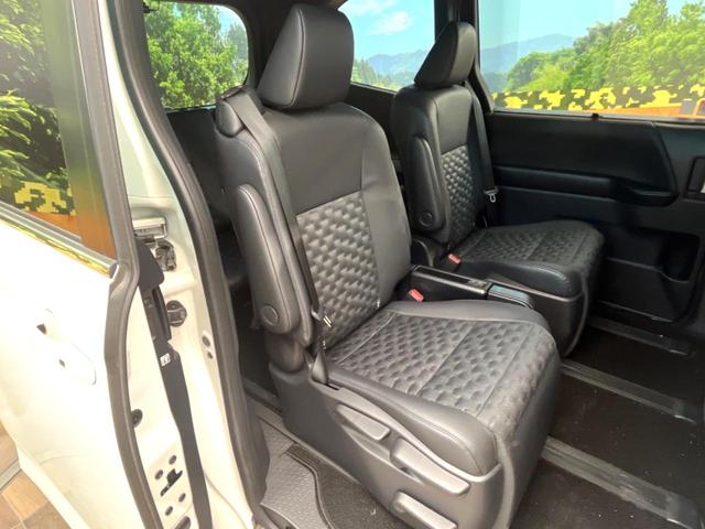 ヴォクシー ハイブリッドＳ－Ｚ　禁煙車　両側電動ドア　後席モニター　全周囲カメラ　衝突被害軽減システム　レーダークルーズ　電動リアゲート　ハーフレザーシート　ドラレコ　コーナーセンサー　スマートキー　ＬＥＤヘッド　ＥＴＣ２．０（9枚目）