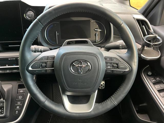 ヴォクシー ハイブリッドＳ－Ｚ　禁煙車　両側電動ドア　後席モニター　全周囲カメラ　衝突被害軽減システム　レーダークルーズ　電動リアゲート　ハーフレザーシート　ドラレコ　コーナーセンサー　スマートキー　ＬＥＤヘッド　ＥＴＣ２．０（12枚目）