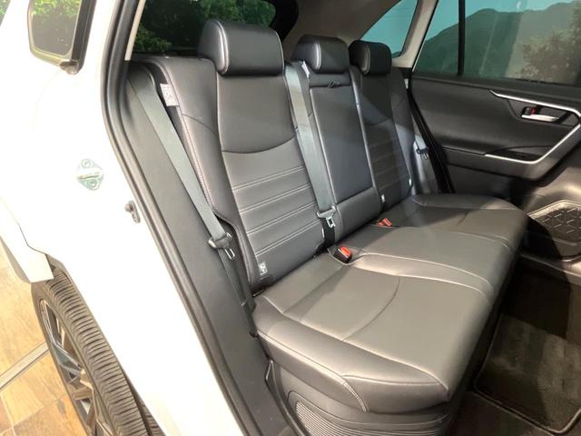 ＲＡＶ４ ハイブリッドＧ　禁煙車　フルエアロ　サンルーフ　４ＷＤ　１０．５インチディスプレイオーディオ　全周囲カメラ　トヨタセーフティ　レーダークルーズ　電動リアゲート　前席シートエアコン　ドラレコ　コーナーセンサー（9枚目）