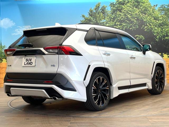 ＲＡＶ４ ハイブリッドＧ　禁煙車　フルエアロ　サンルーフ　４ＷＤ　１０．５インチディスプレイオーディオ　全周囲カメラ　トヨタセーフティ　レーダークルーズ　電動リアゲート　前席シートエアコン　ドラレコ　コーナーセンサー（17枚目）