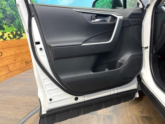 ＲＡＶ４ ハイブリッドＧ　禁煙車　フルエアロ　サンルーフ　４ＷＤ　１０．５インチディスプレイオーディオ　全周囲カメラ　トヨタセーフティ　レーダークルーズ　電動リアゲート　前席シートエアコン　ドラレコ　コーナーセンサー（29枚目）