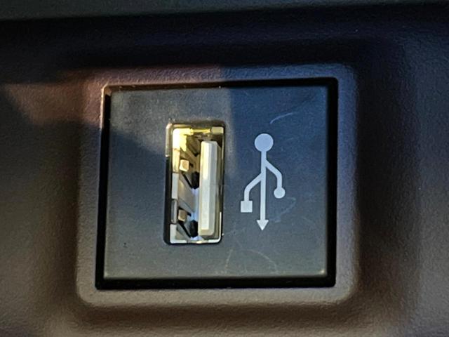 ＲＡＶ４ ハイブリッドＧ　禁煙車　フルエアロ　サンルーフ　４ＷＤ　１０．５インチディスプレイオーディオ　全周囲カメラ　トヨタセーフティ　レーダークルーズ　電動リアゲート　前席シートエアコン　ドラレコ　コーナーセンサー（71枚目）