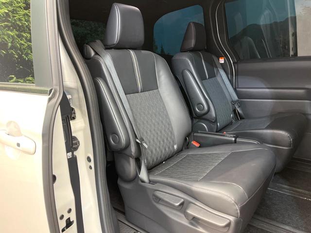 ノア ハイブリッドＳ－Ｚ　禁煙車　両側電動ドア　後席モニター　バックカメラ　衝突被害軽減システム　レーダークルーズ　ハーフレザーシート　コーナーセンサー　スマートキー　ＬＥＤヘッド　ビルトインＥＴＣ　純正１７インチアルミ（9枚目）