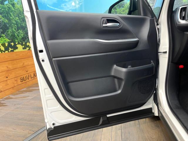 ノア ハイブリッドＳ－Ｚ　禁煙車　両側電動ドア　後席モニター　バックカメラ　衝突被害軽減システム　レーダークルーズ　ハーフレザーシート　コーナーセンサー　スマートキー　ＬＥＤヘッド　ビルトインＥＴＣ　純正１７インチアルミ（28枚目）