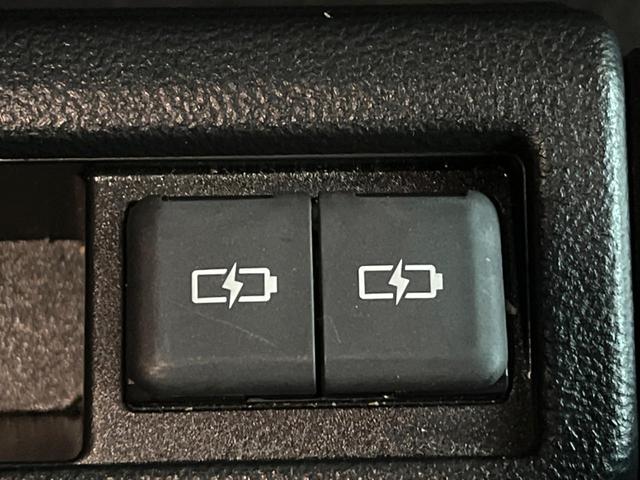 ノア ハイブリッドＳ－Ｚ　禁煙車　両側電動ドア　後席モニター　バックカメラ　衝突被害軽減システム　レーダークルーズ　ハーフレザーシート　コーナーセンサー　スマートキー　ＬＥＤヘッド　ビルトインＥＴＣ　純正１７インチアルミ（40枚目）