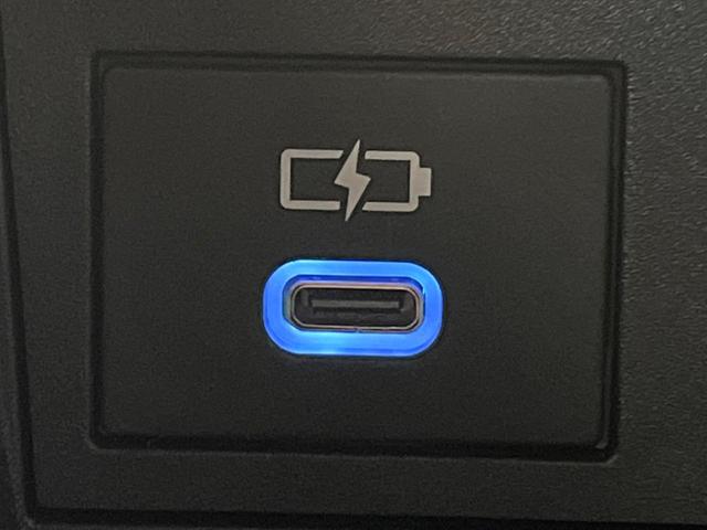 ノア ハイブリッドＳ－Ｚ　禁煙車　両側電動ドア　後席モニター　バックカメラ　衝突被害軽減システム　レーダークルーズ　ハーフレザーシート　コーナーセンサー　スマートキー　ＬＥＤヘッド　ビルトインＥＴＣ　純正１７インチアルミ（63枚目）