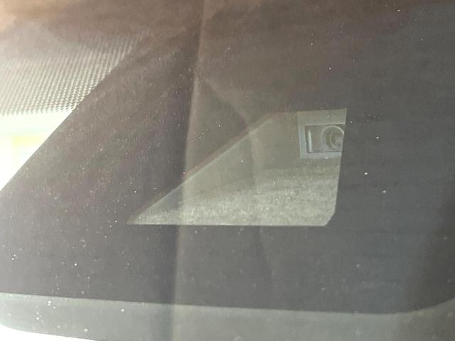 �y�g���^�Z�[�t�e�B�Z���X�z���s���ɑO���̎ԗ�����F�����A�Փ˂������Ȏ��͌x��ƃu���[�L�ŏՓˉ���Ɣ�Q�y�����A�V�X�g�B�����S�Ƀh���C�u�����y���݂��������܂��B