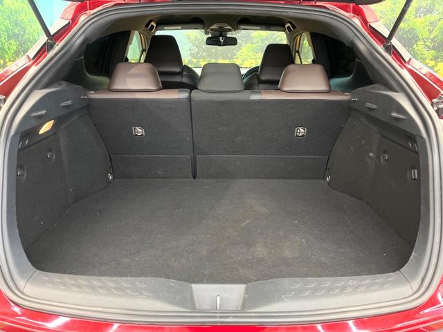 Ｃ－ＨＲ Ｇ　禁煙車　純正ＳＤナビ　バックカメラ　衝突被害軽減システム　レーダークルーズ　ハーフレザーシート　コーナーセンサー　スマートキー　ＬＥＤヘッド　ビルトインＥＴＣ　純正１８インチアルミ　オートハイビーム（33枚目）