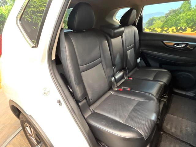 エクストレイル ２０Ｘ　純正ＳＤナビ　全周囲カメラ　衝突被害軽減システム　禁煙車　電動リアゲート　スマートキー　ＬＥＤヘッド　ビルトインＥＴＣ　純正１７インチアルミ　オートライト　デュアルエアコン　Ｂｌｕｅｔｏｏｔｈ　ＣＤ（9枚目）