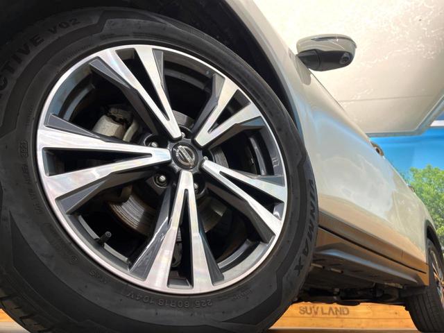 エクストレイル ２０Ｘ　純正ＳＤナビ　全周囲カメラ　衝突被害軽減システム　禁煙車　電動リアゲート　スマートキー　ＬＥＤヘッド　ビルトインＥＴＣ　純正１７インチアルミ　オートライト　デュアルエアコン　Ｂｌｕｅｔｏｏｔｈ　ＣＤ（13枚目）