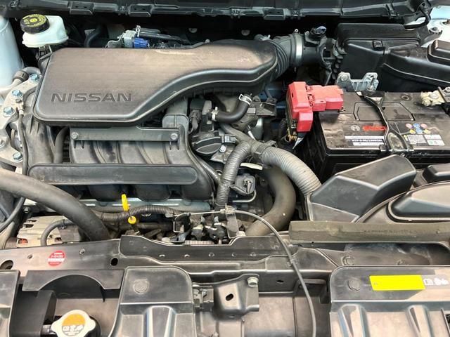 エクストレイル ２０Ｘ　純正ＳＤナビ　全周囲カメラ　衝突被害軽減システム　禁煙車　電動リアゲート　スマートキー　ＬＥＤヘッド　ビルトインＥＴＣ　純正１７インチアルミ　オートライト　デュアルエアコン　Ｂｌｕｅｔｏｏｔｈ　ＣＤ（18枚目）