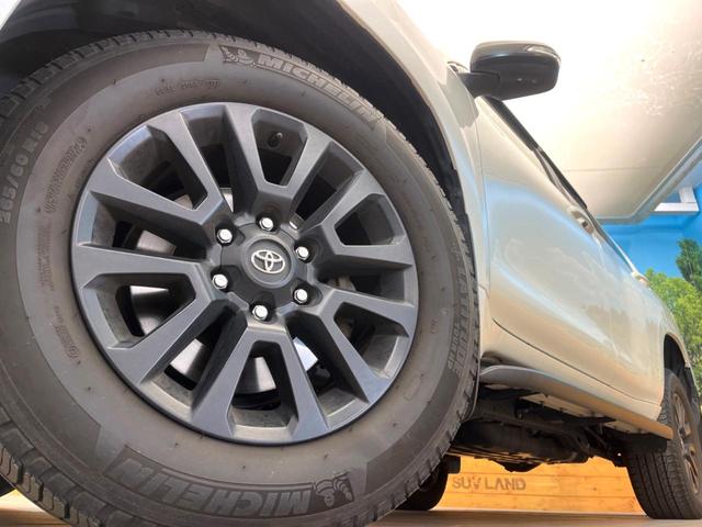 ランドクルーザープラド TX Lパッケージ マットブラックエディション 禁煙車 4WD ターボ サンルーフ 全周囲カメラ 衝突被害軽減システム レーダークルーズ レザーシート 前席シートエアコン ドラレコ コーナーセンサー スマートキー LEDヘッド ルーフレール(13枚目)