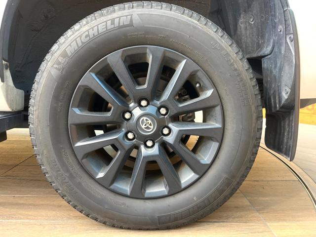 ランドクルーザープラド TX Lパッケージ マットブラックエディション 禁煙車 4WD ターボ サンルーフ 全周囲カメラ 衝突被害軽減システム レーダークルーズ レザーシート 前席シートエアコン ドラレコ コーナーセンサー スマートキー LEDヘッド ルーフレール(32枚目)